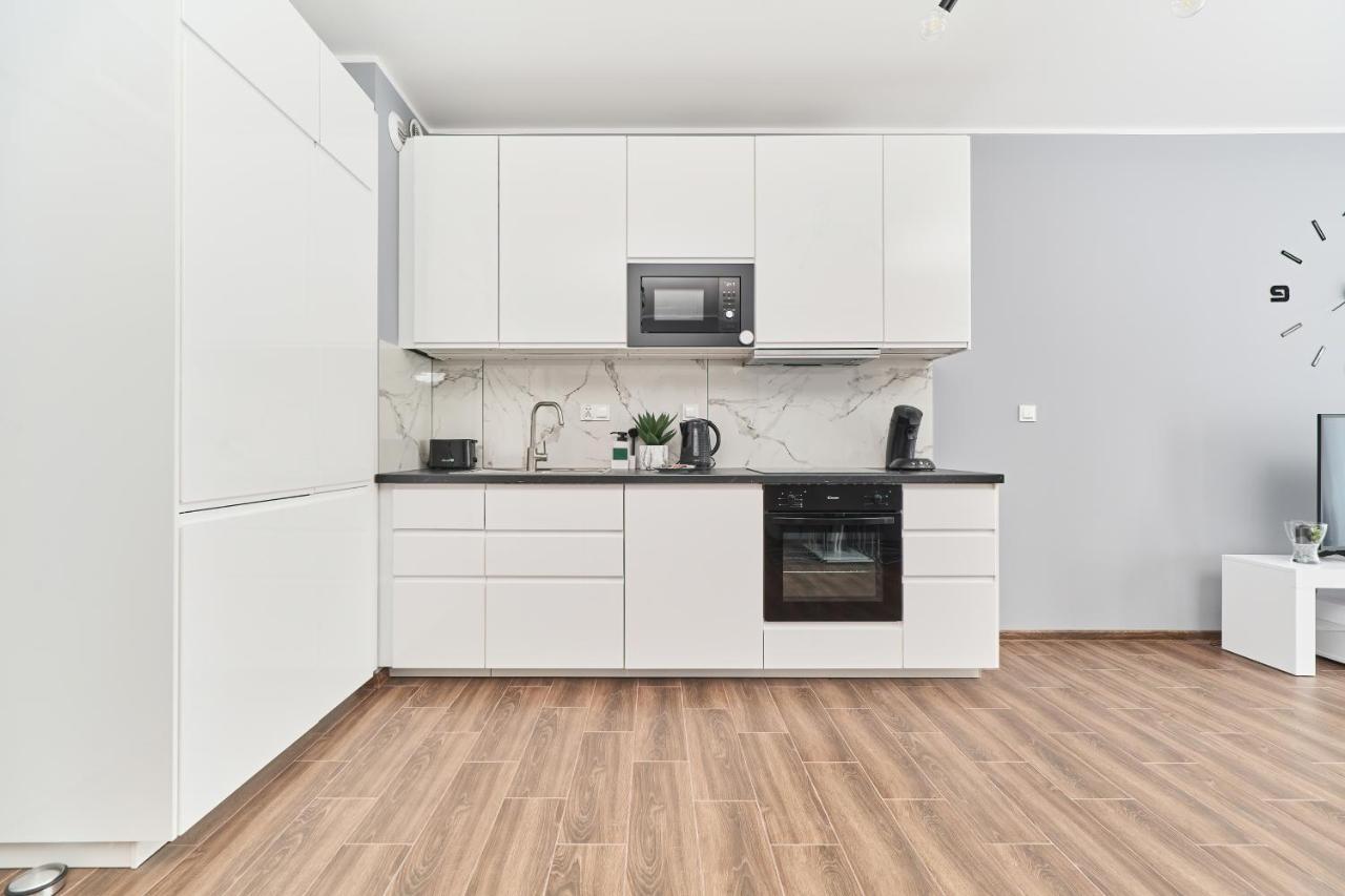 Apartments Wroclaw Jana Pawla II With Free Parking Wroclaw By Noclegi Renters Экстерьер фото