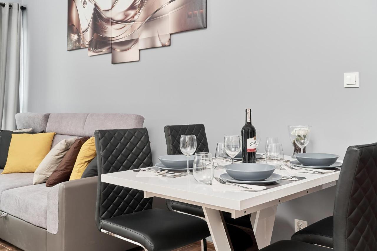 Apartments Wroclaw Jana Pawla II With Free Parking Wroclaw By Noclegi Renters Экстерьер фото