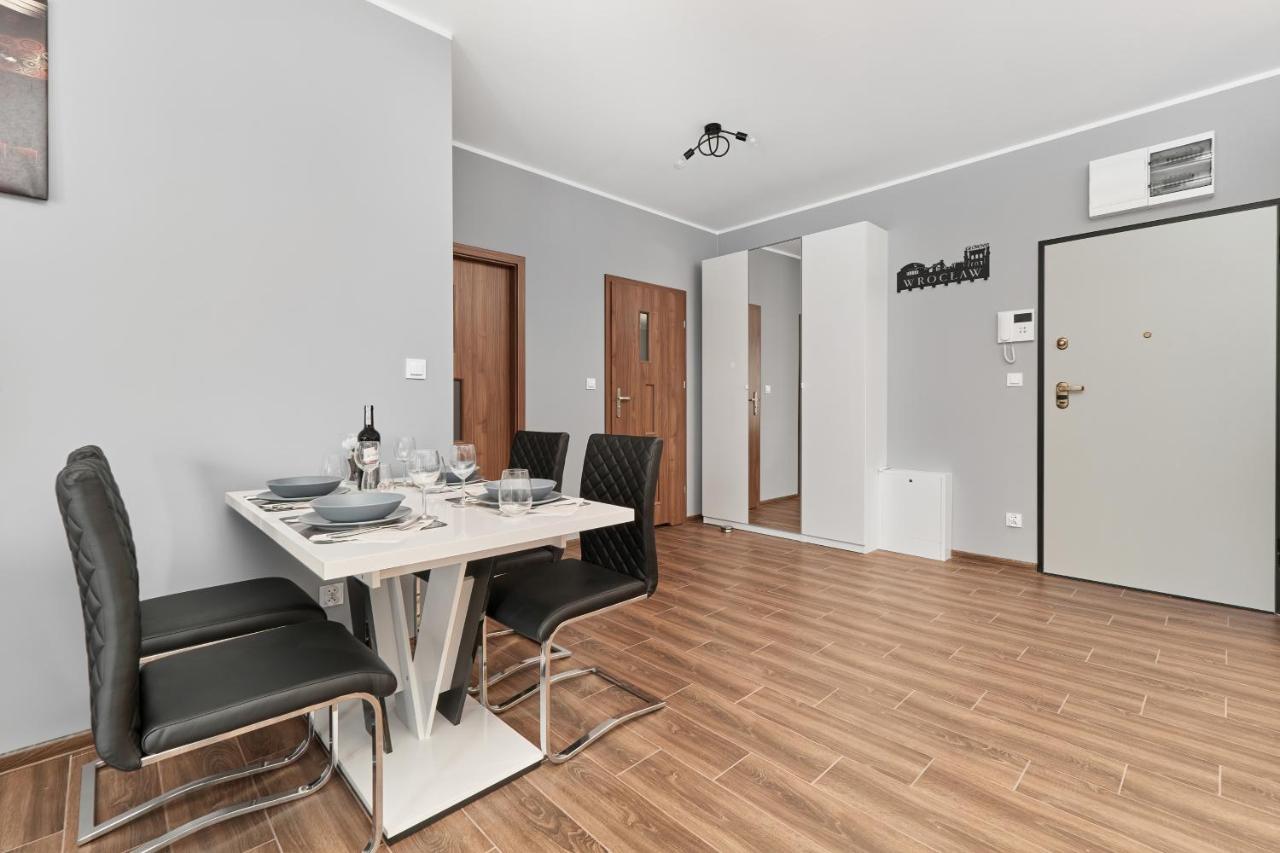 Apartments Wroclaw Jana Pawla II With Free Parking Wroclaw By Noclegi Renters Экстерьер фото